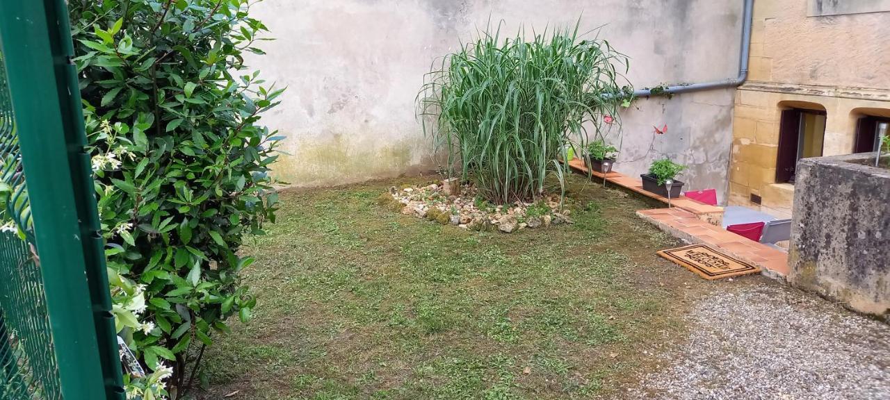 Studio Avec Terrasse Et Jardinet En Centre Ville Bergerac Esterno foto